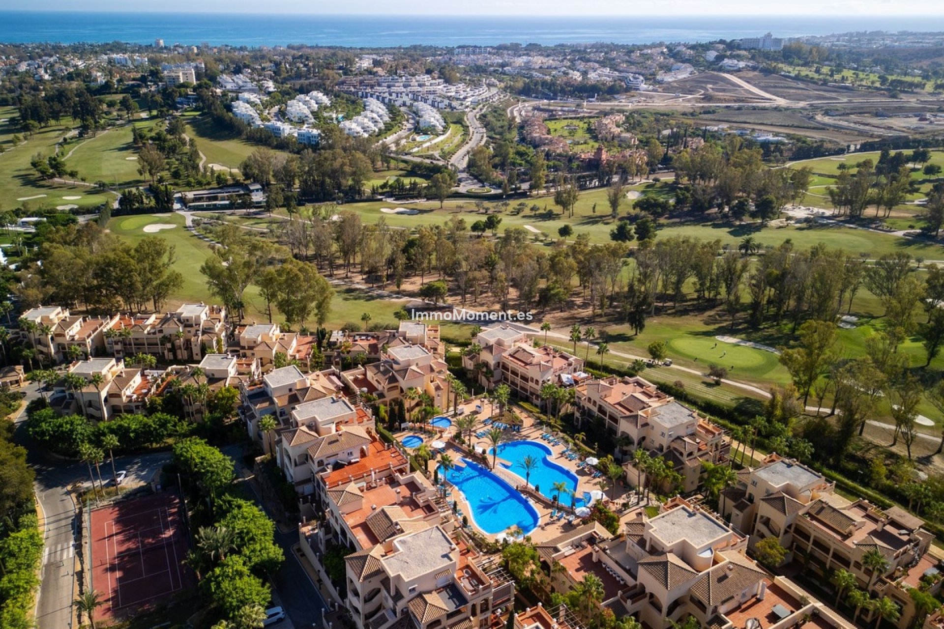 Resale - Apartment - Estepona - Atalaya