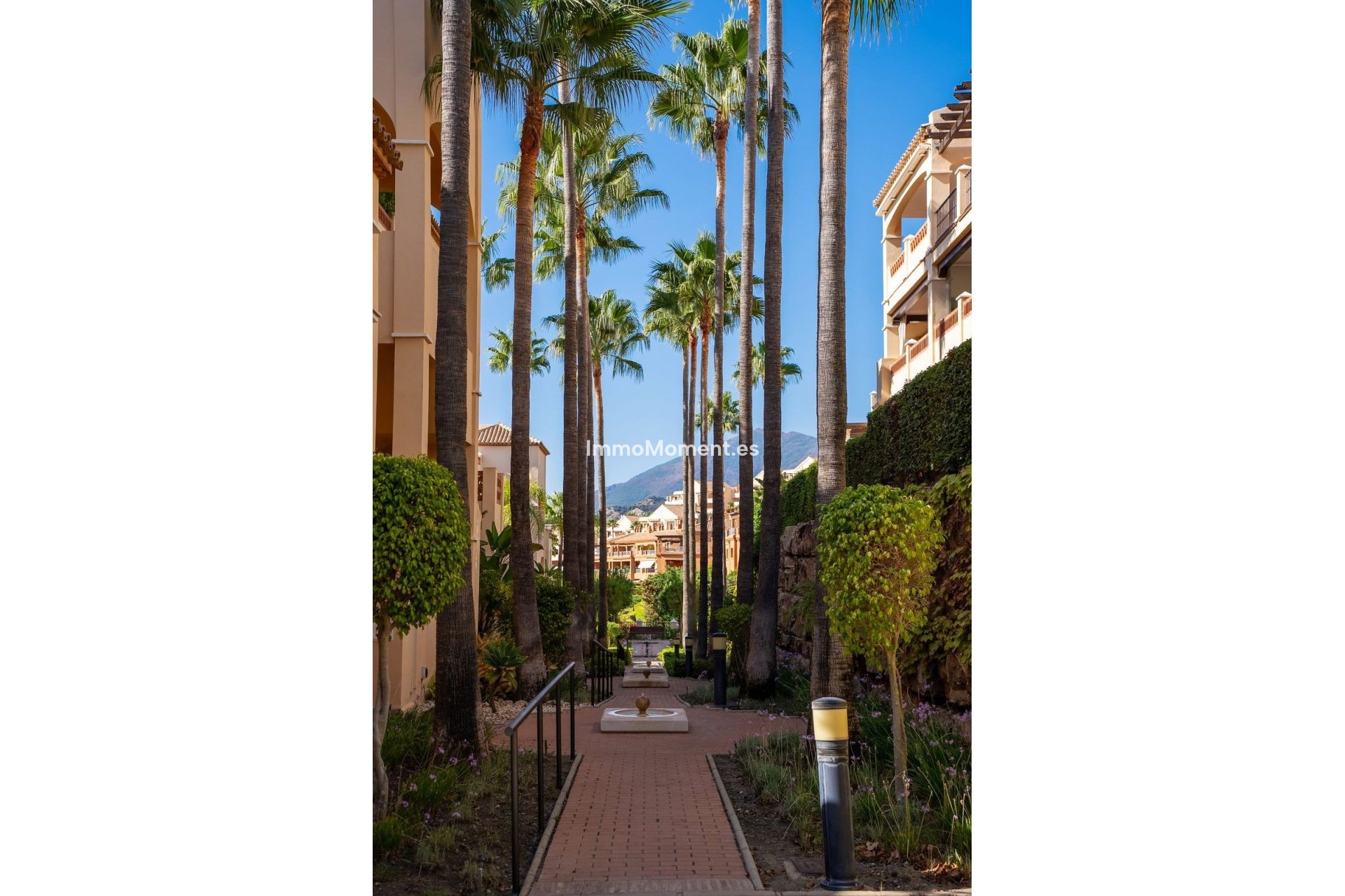 Resale - Apartment - Estepona - Atalaya