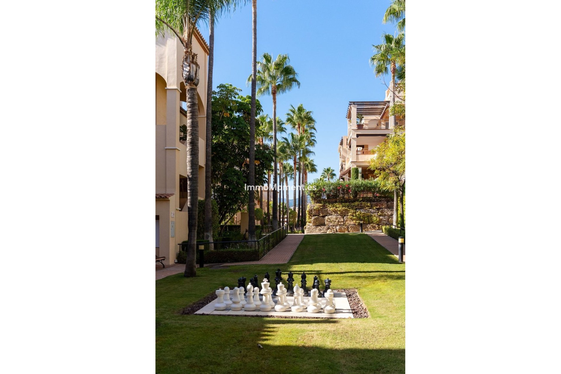 Resale - Apartment - Estepona - Atalaya
