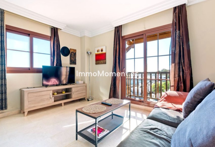 Resale - Apartment - Estepona - Atalaya