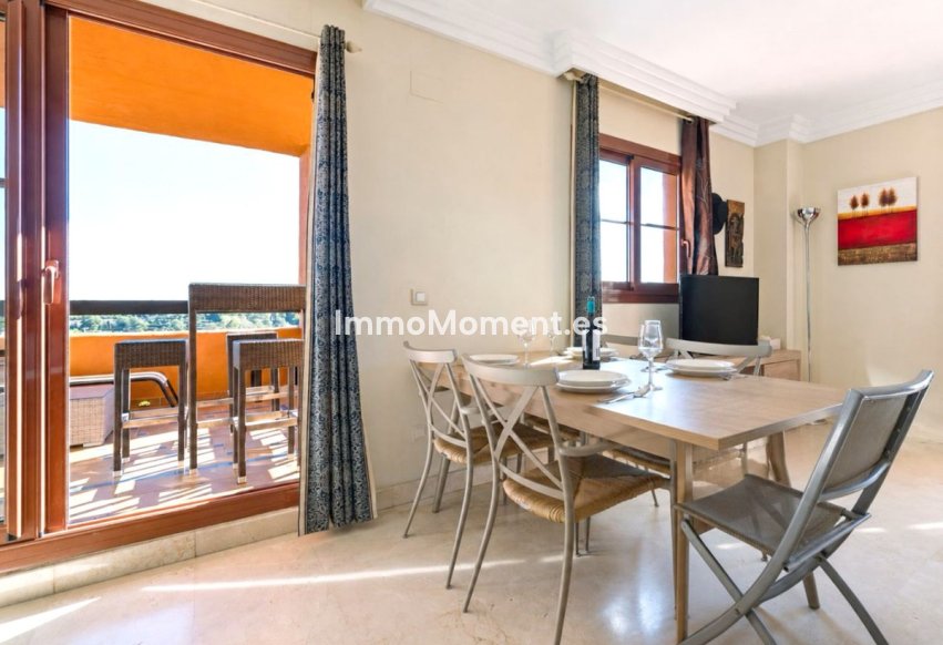 Resale - Apartment - Estepona - Atalaya