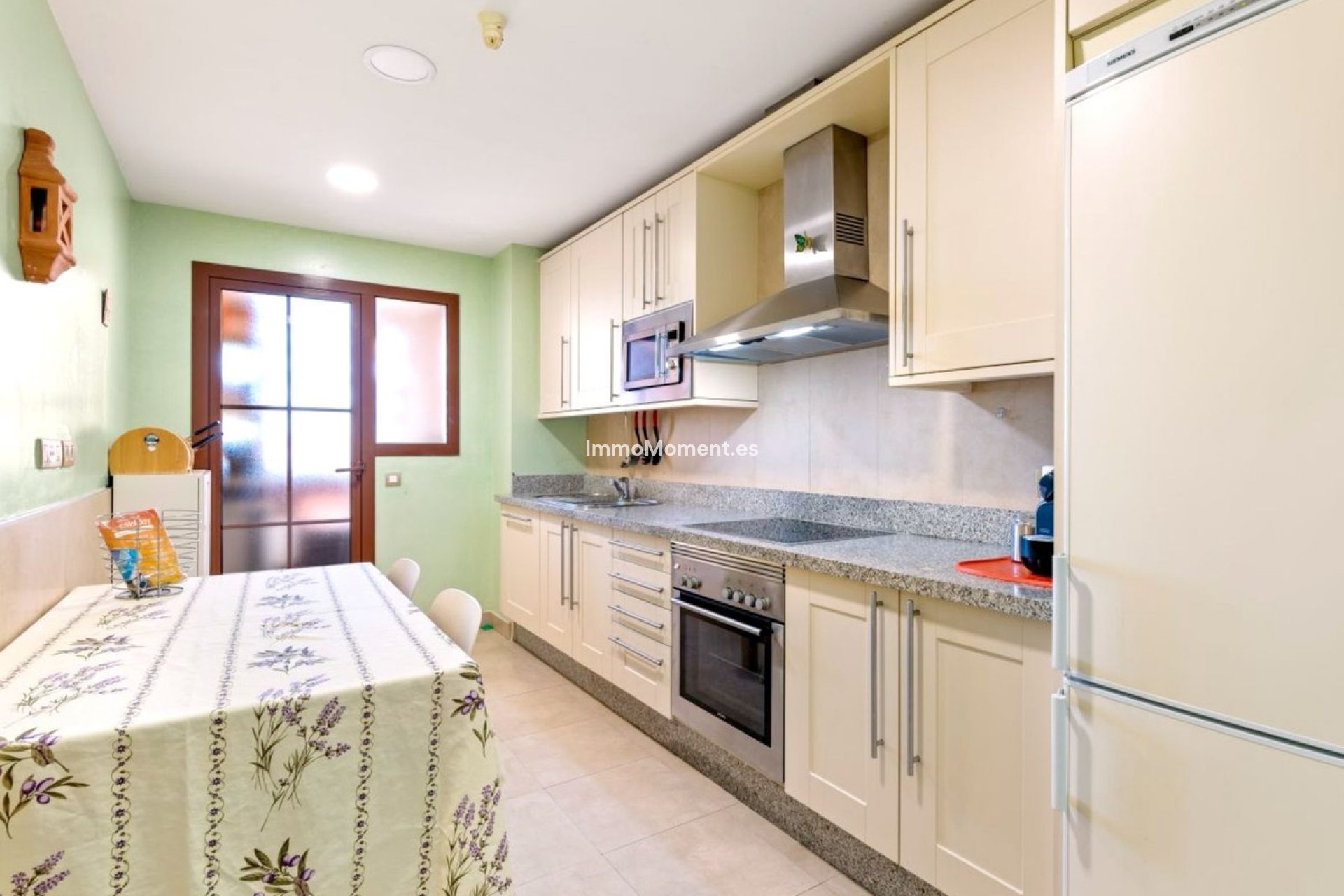 Resale - Apartment - Estepona - Atalaya