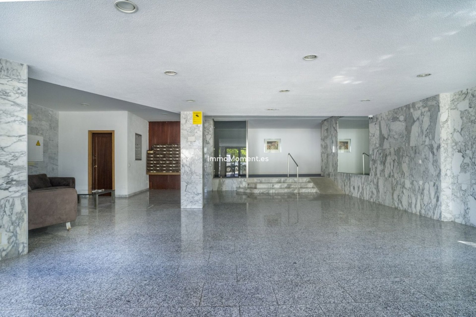 Resale - Apartment - Estepona - Atalaya