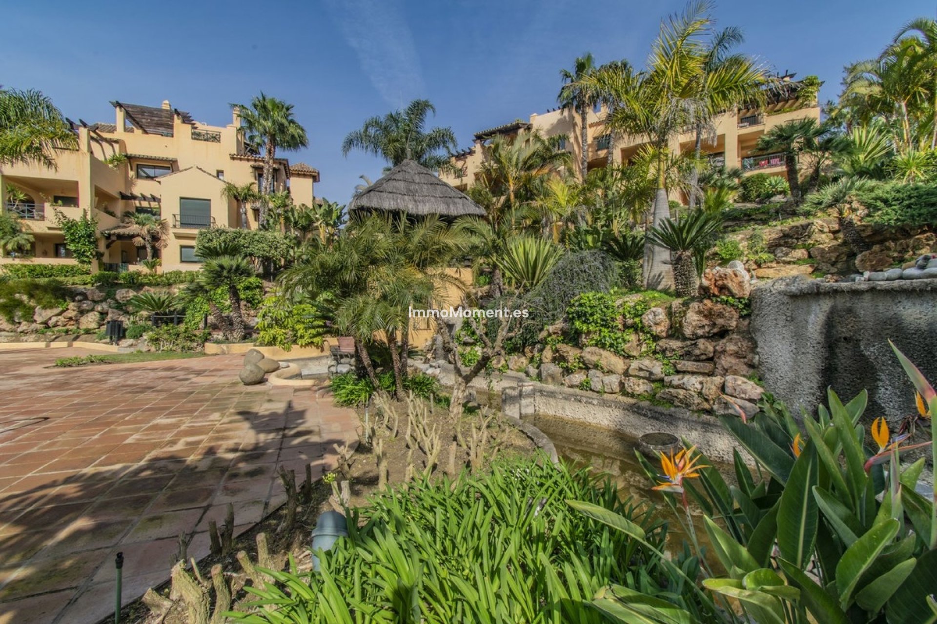 Resale - Apartment - Estepona - Atalaya