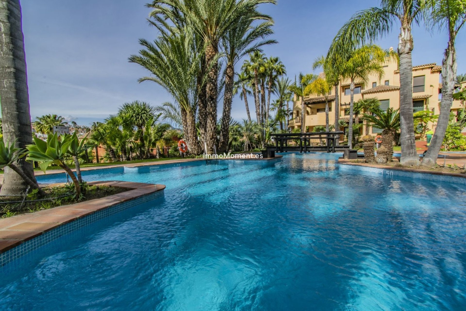 Resale - Apartment - Estepona - Atalaya