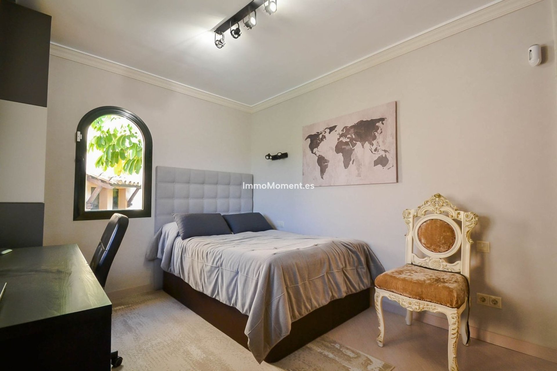 Resale - Apartment - Estepona - Atalaya