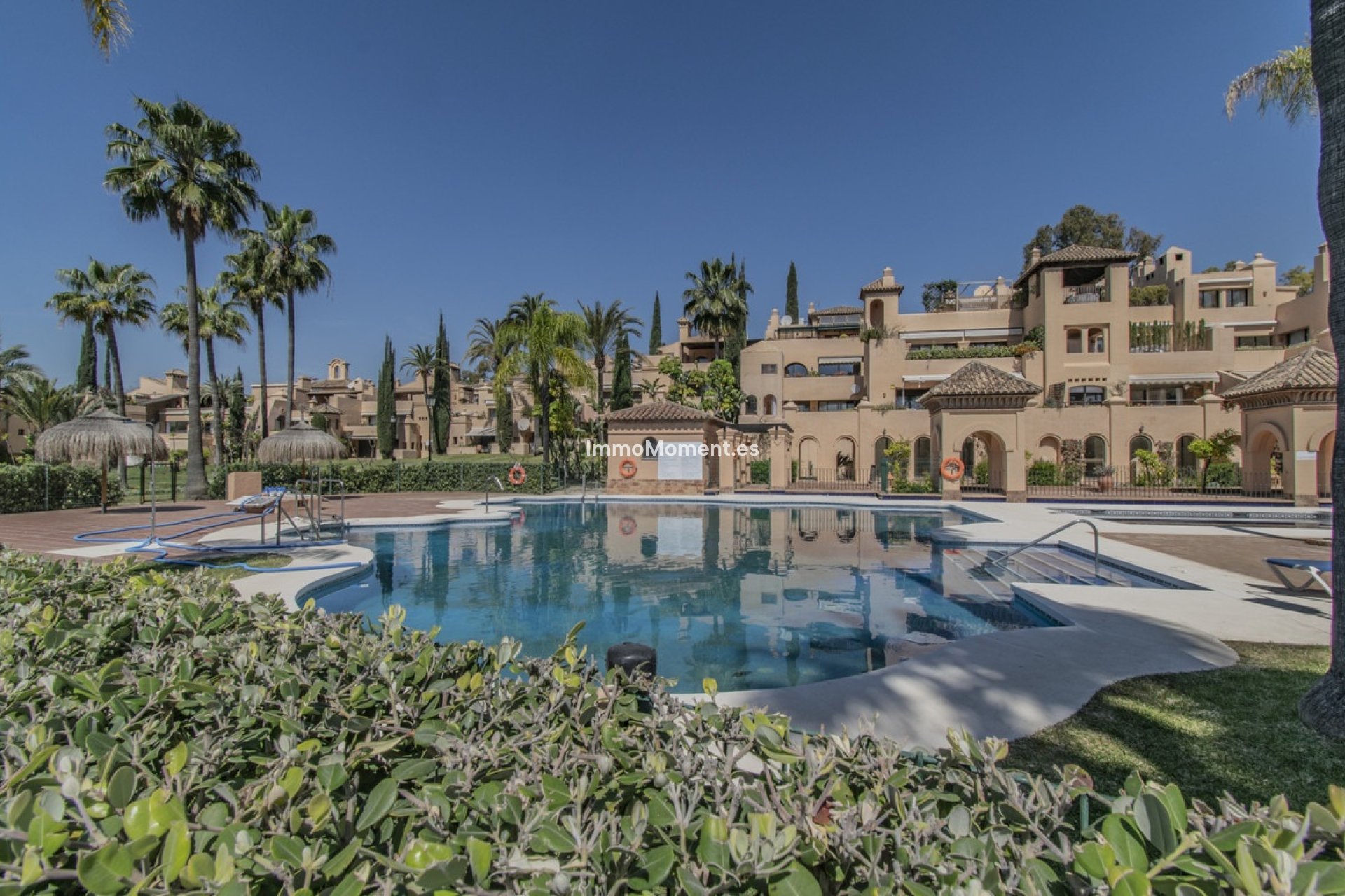 Resale - Apartment - Estepona - Atalaya