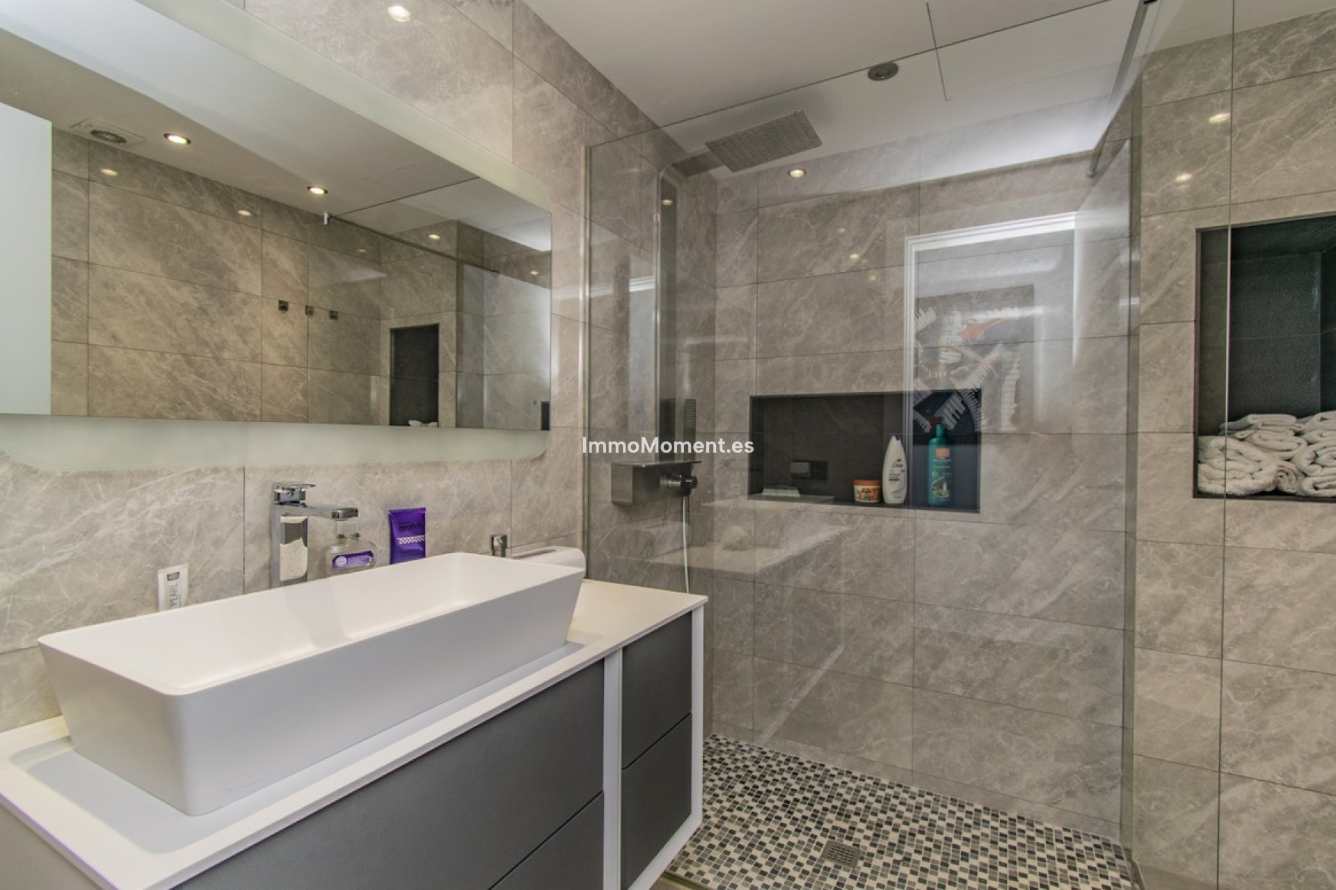 Resale - Apartment - Estepona - Atalaya