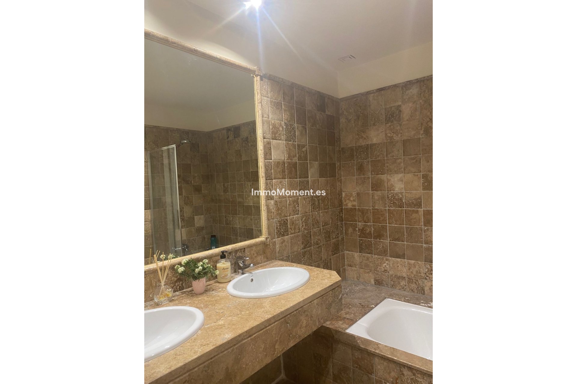 Resale - Apartment - Estepona - Atalaya