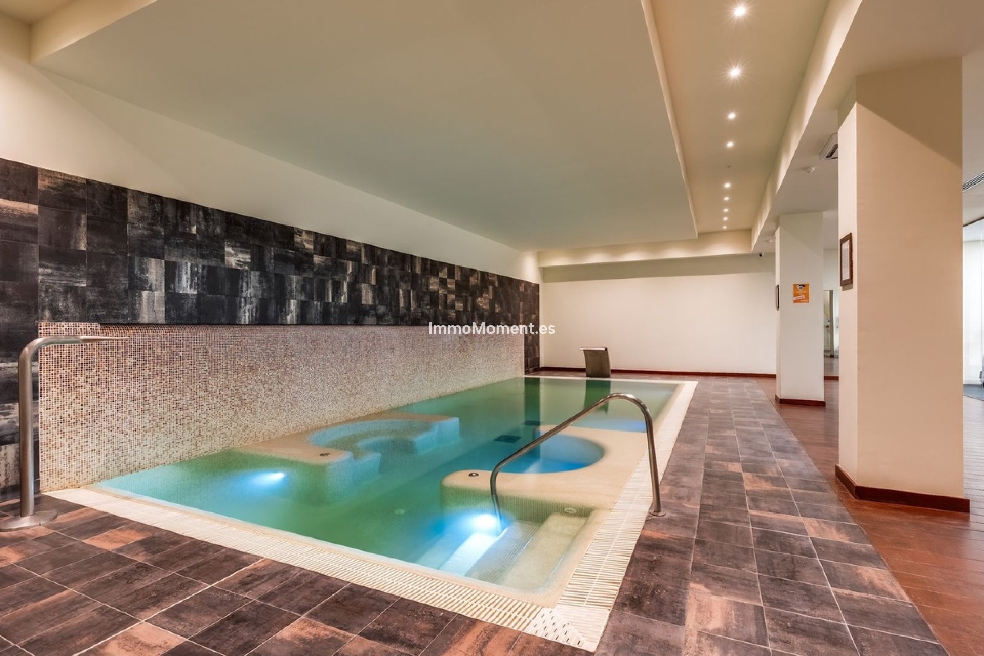 Resale - Apartment - Estepona - Atalaya