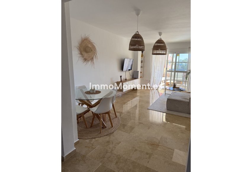Resale - Apartment - Estepona - Atalaya