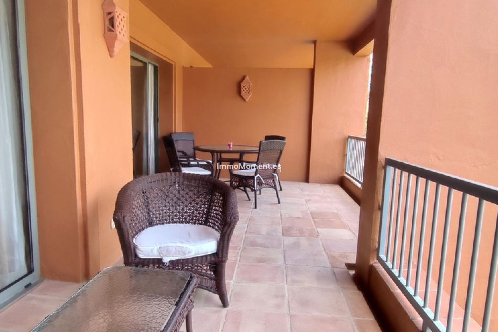 Resale - Apartment - Estepona - Atalaya