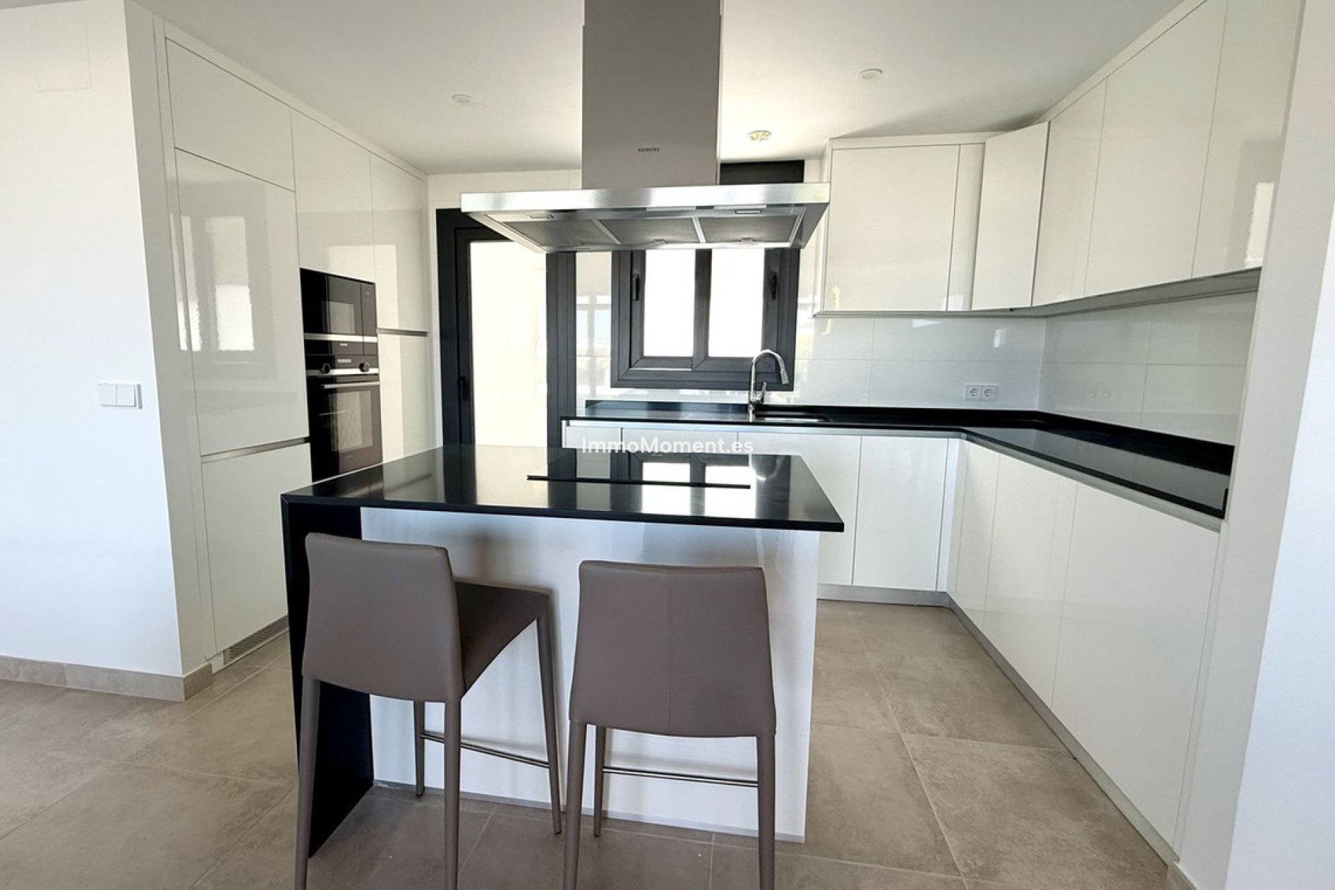 Resale - Apartment - Estepona - Atalaya