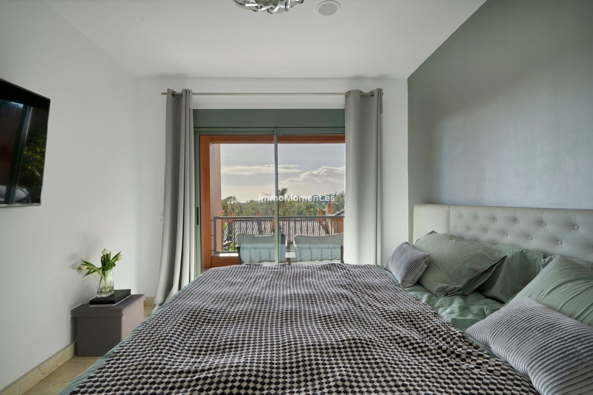 Resale - Apartment - Estepona - Atalaya