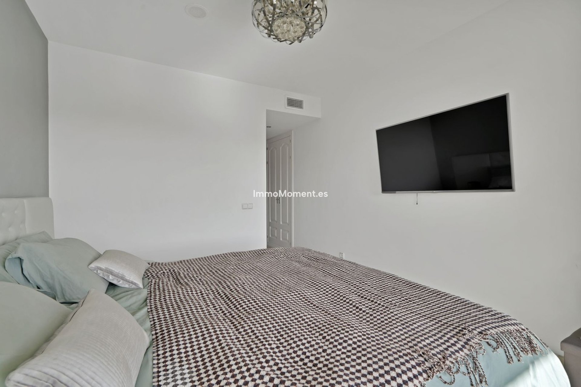 Resale - Apartment - Estepona - Atalaya