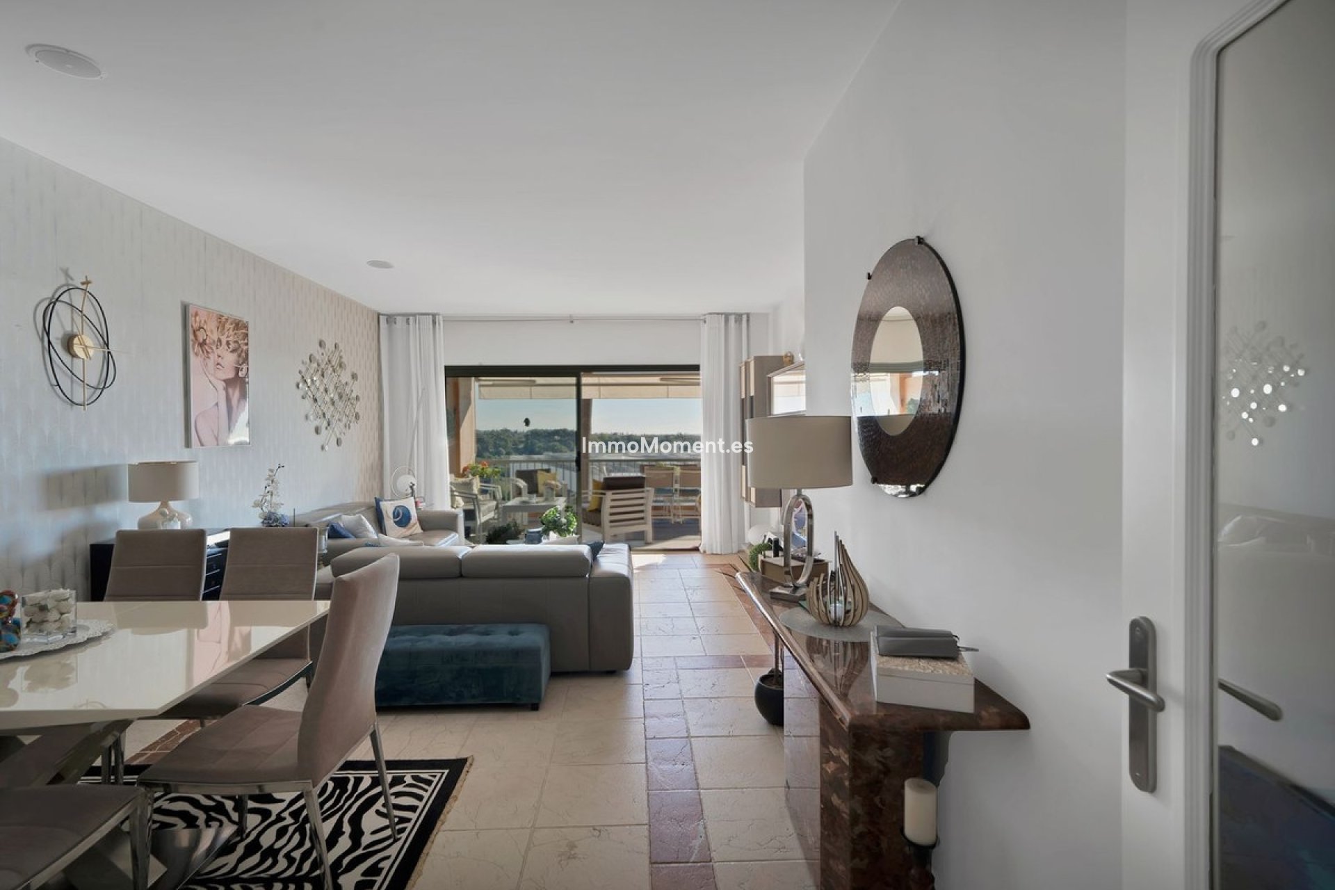 Resale - Apartment - Estepona - Atalaya