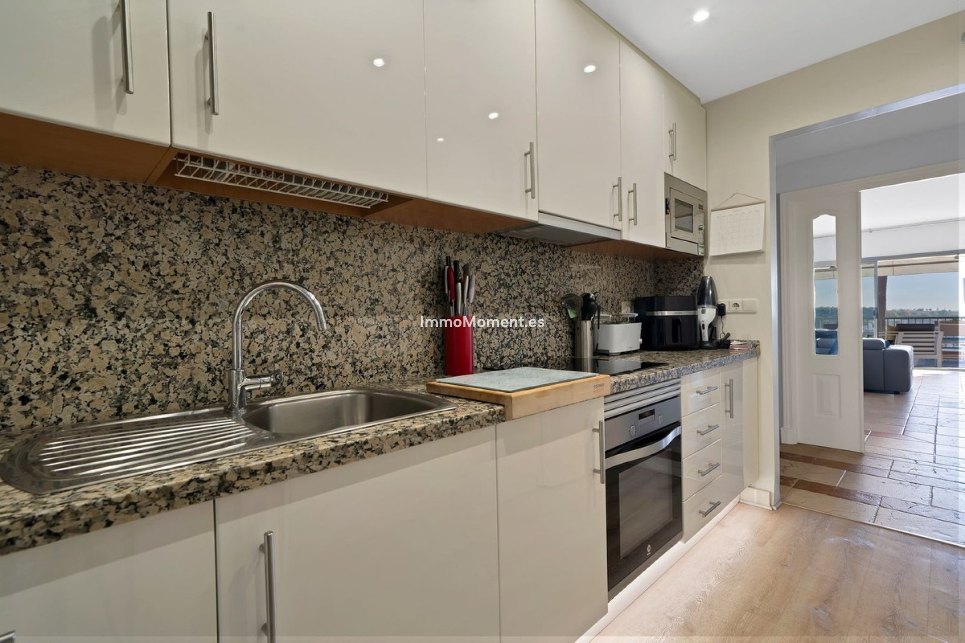 Resale - Apartment - Estepona - Atalaya