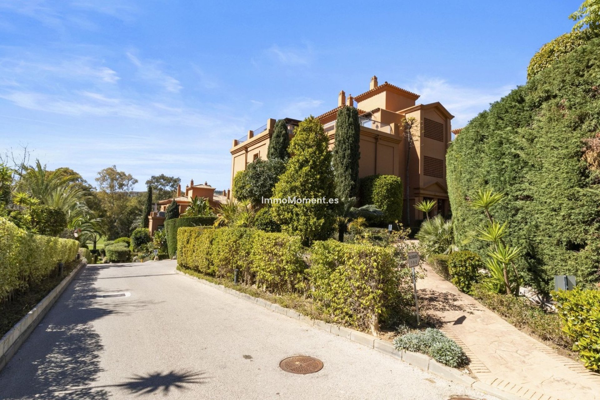 Resale - Apartment - Estepona - Atalaya