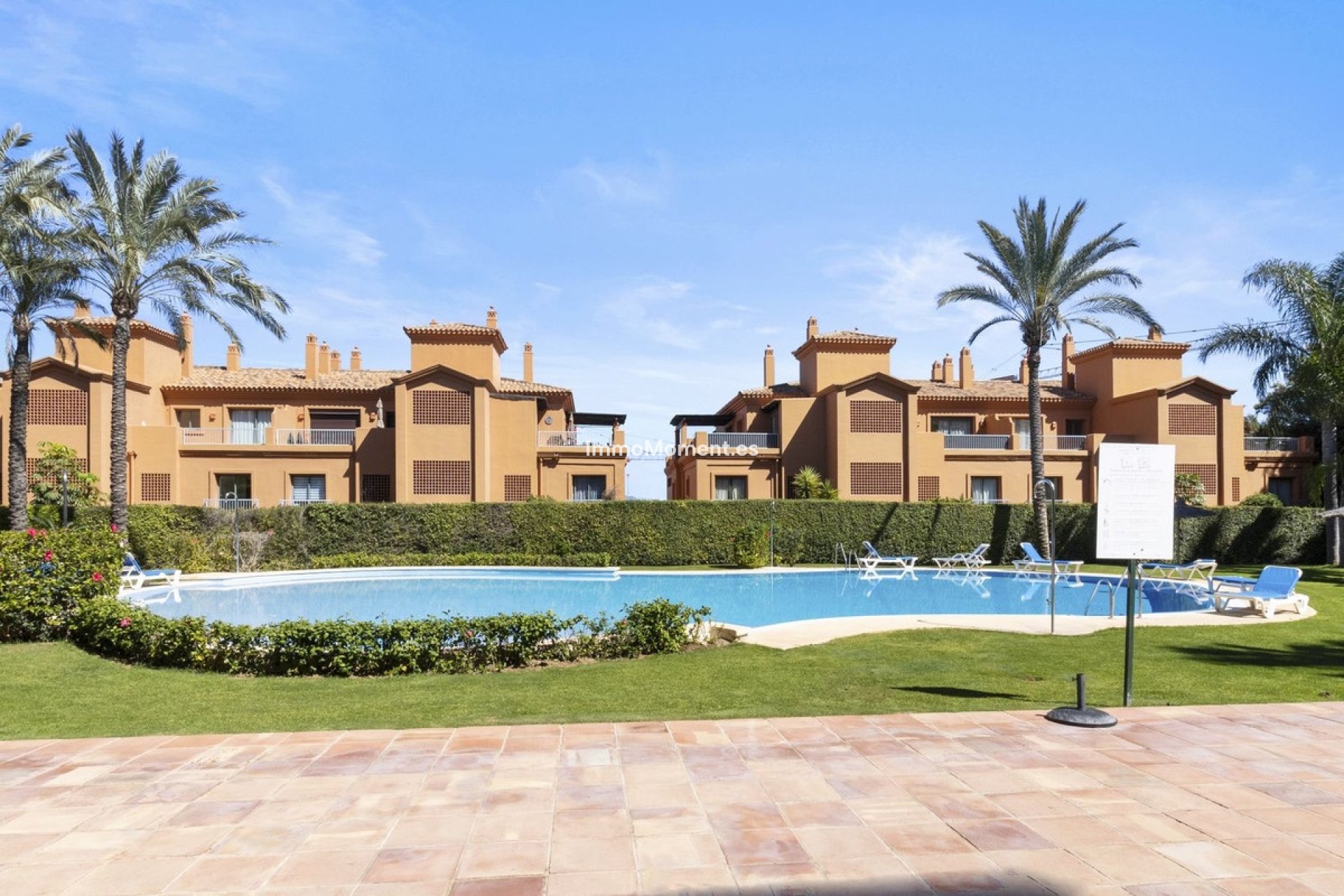 Resale - Apartment - Estepona - Atalaya