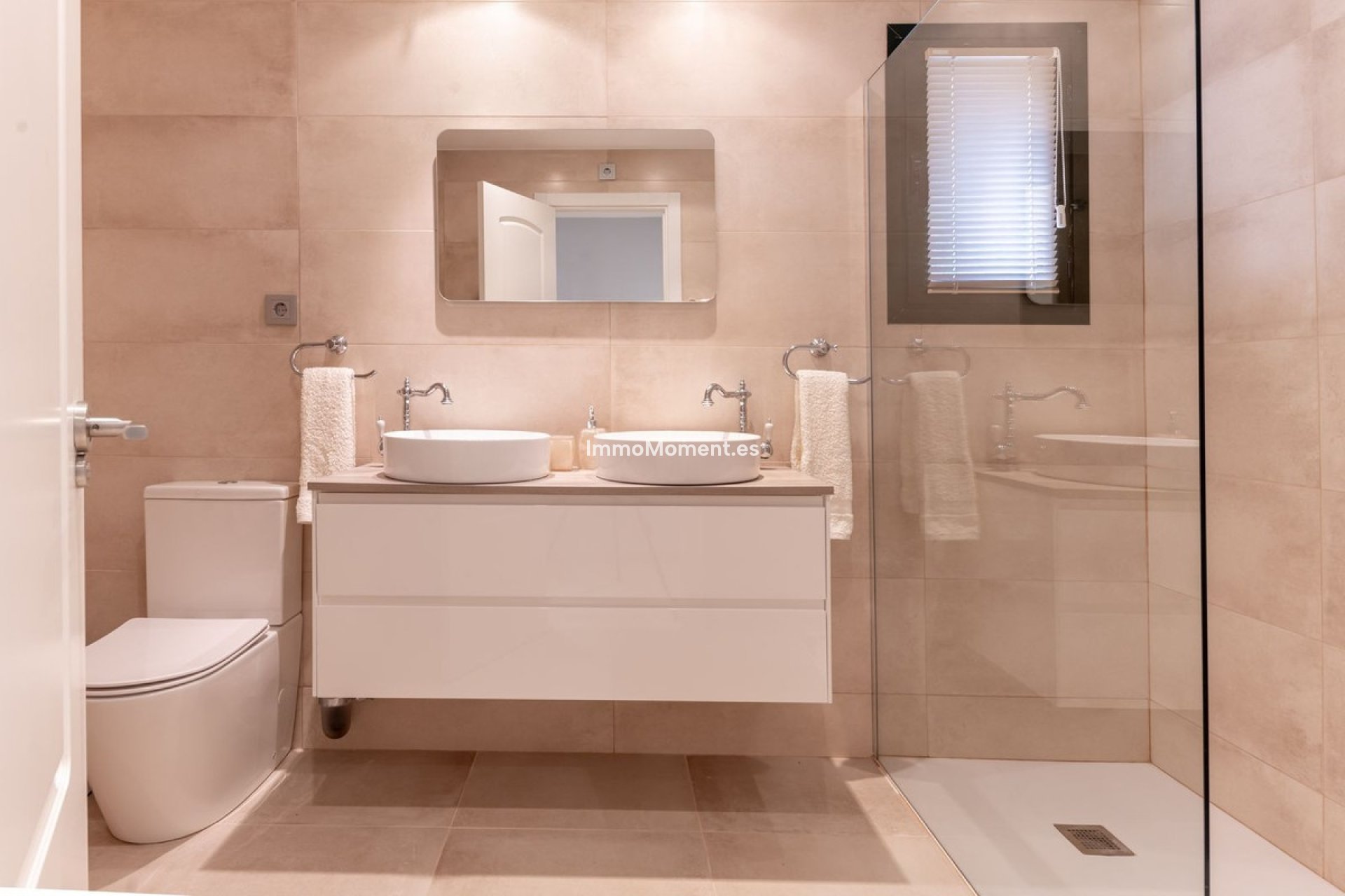 Resale - Apartment - Estepona - Atalaya