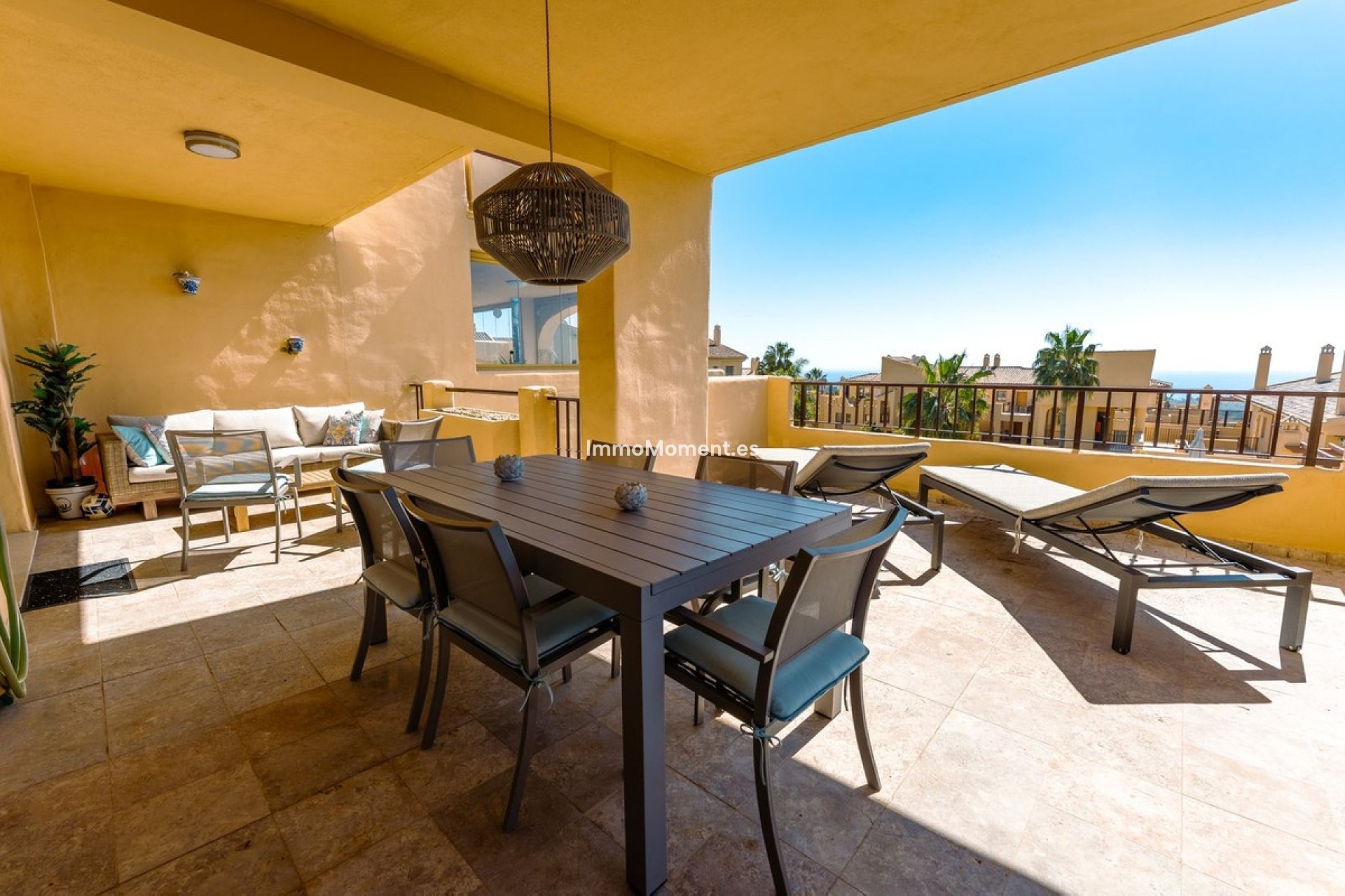 Resale - Apartment - Estepona - Atalaya
