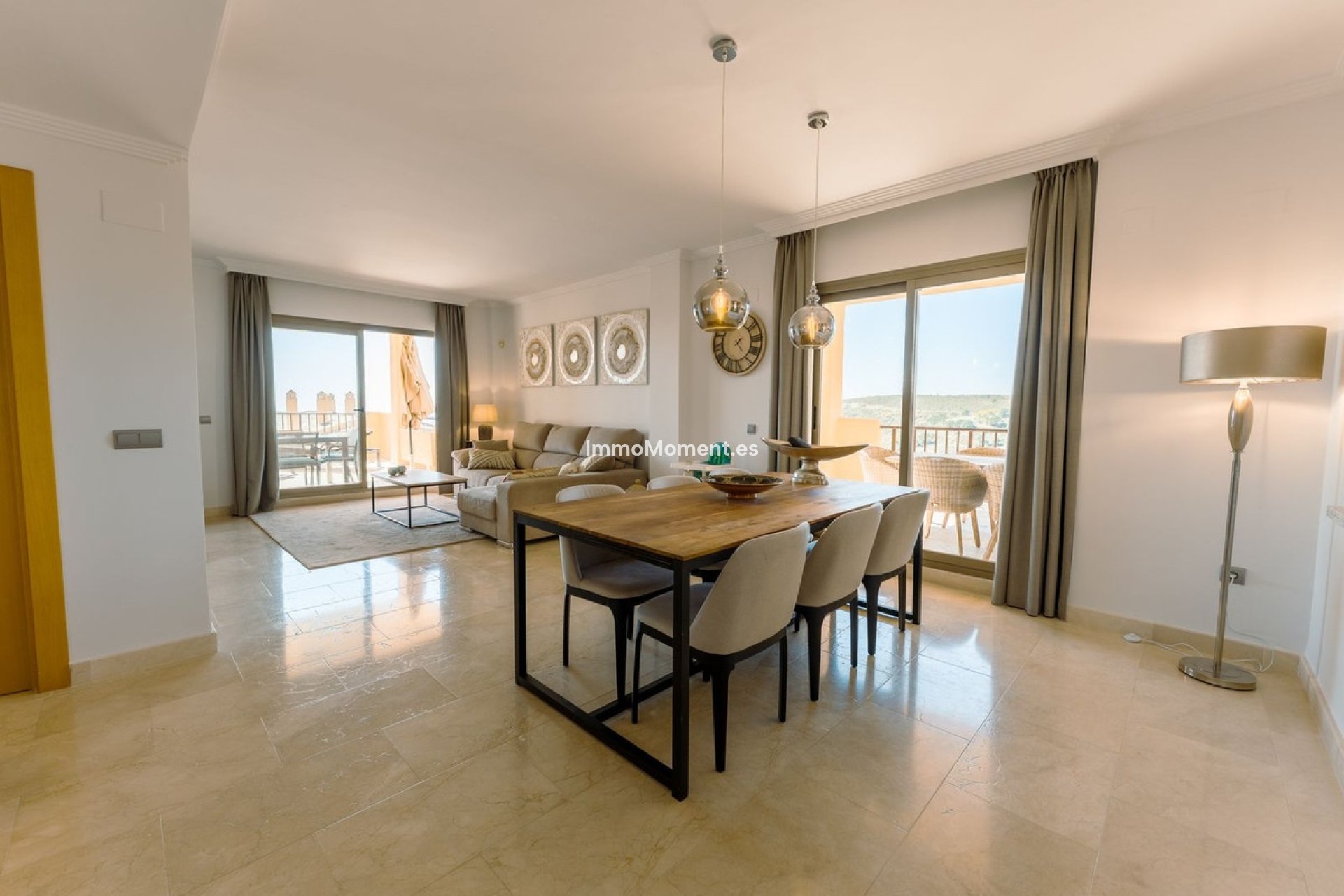 Resale - Apartment - Estepona - Atalaya