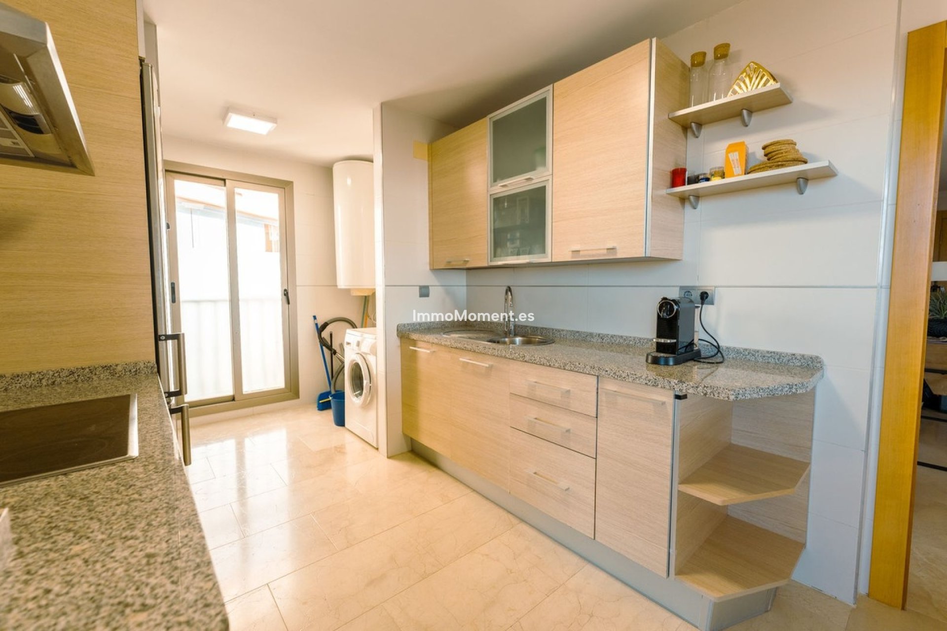 Resale - Apartment - Estepona - Atalaya