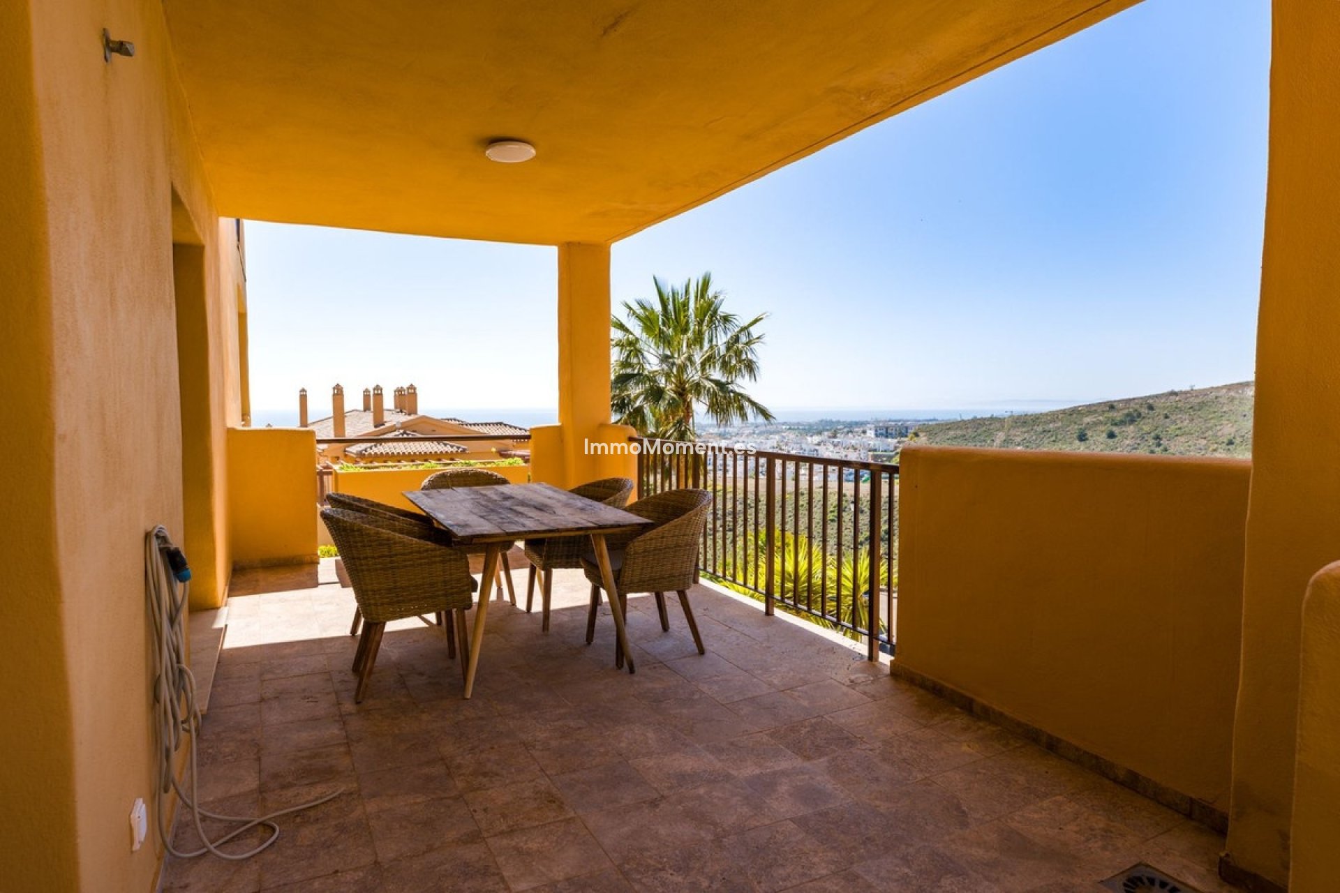Resale - Apartment - Estepona - Atalaya