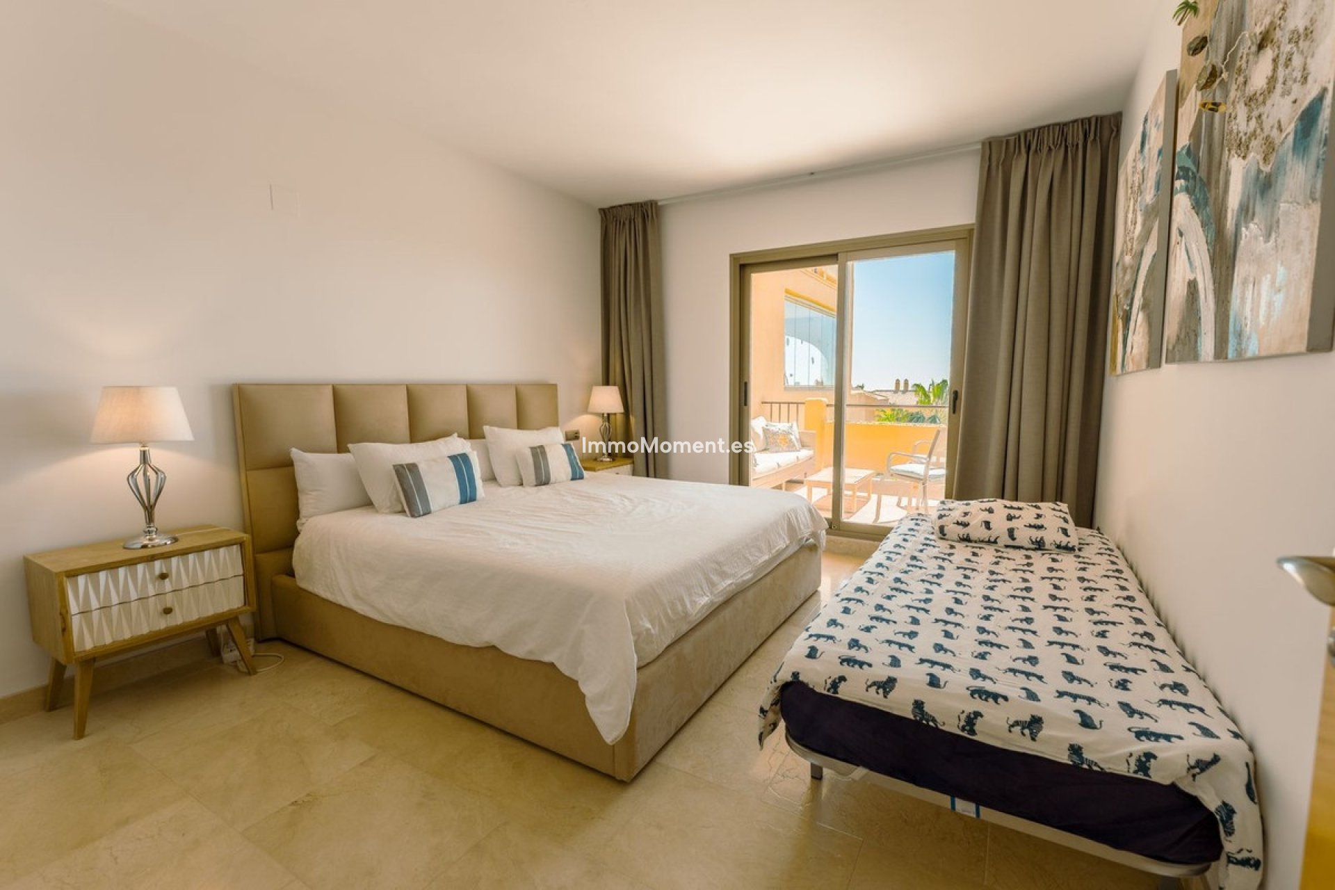 Resale - Apartment - Estepona - Atalaya