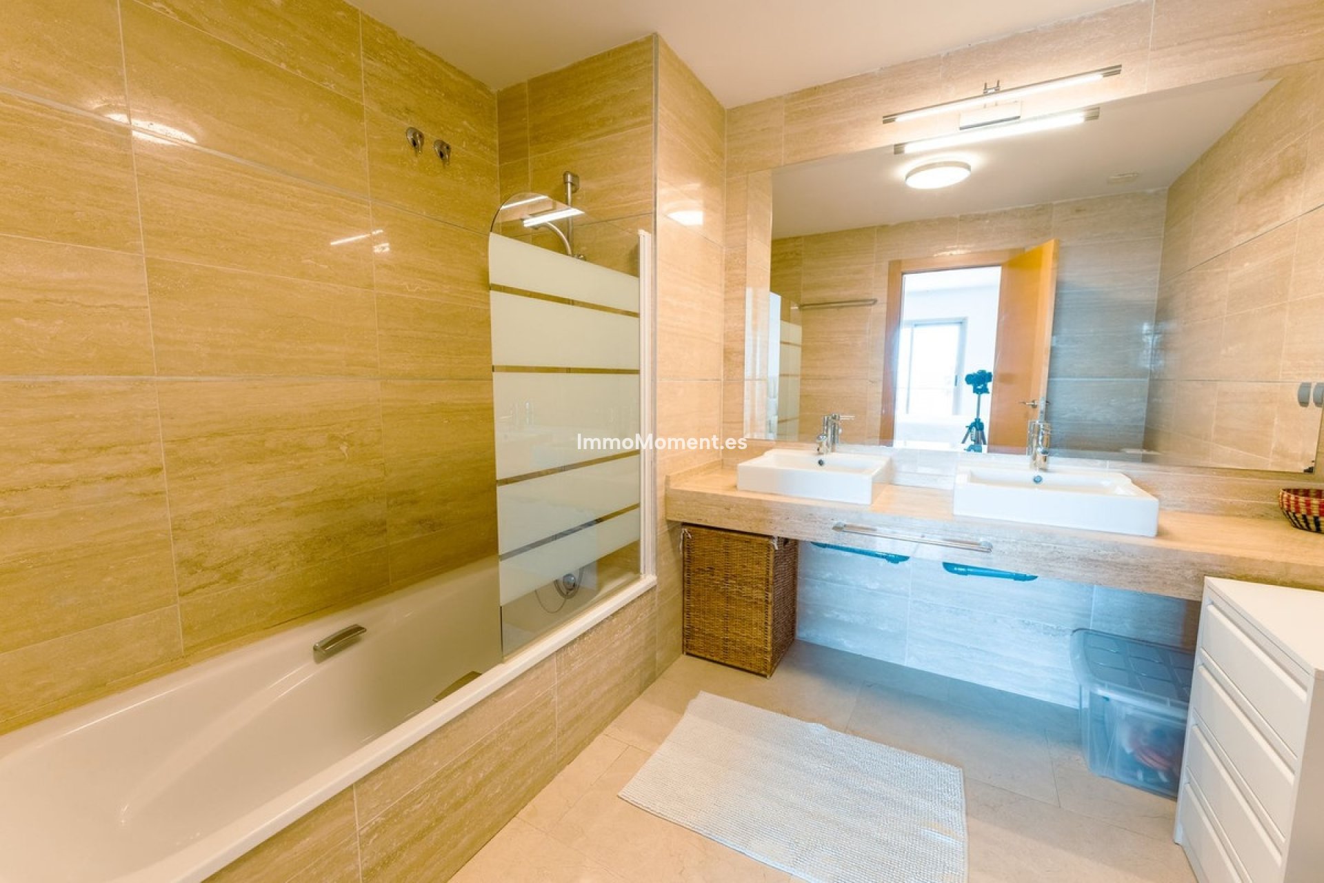 Resale - Apartment - Estepona - Atalaya