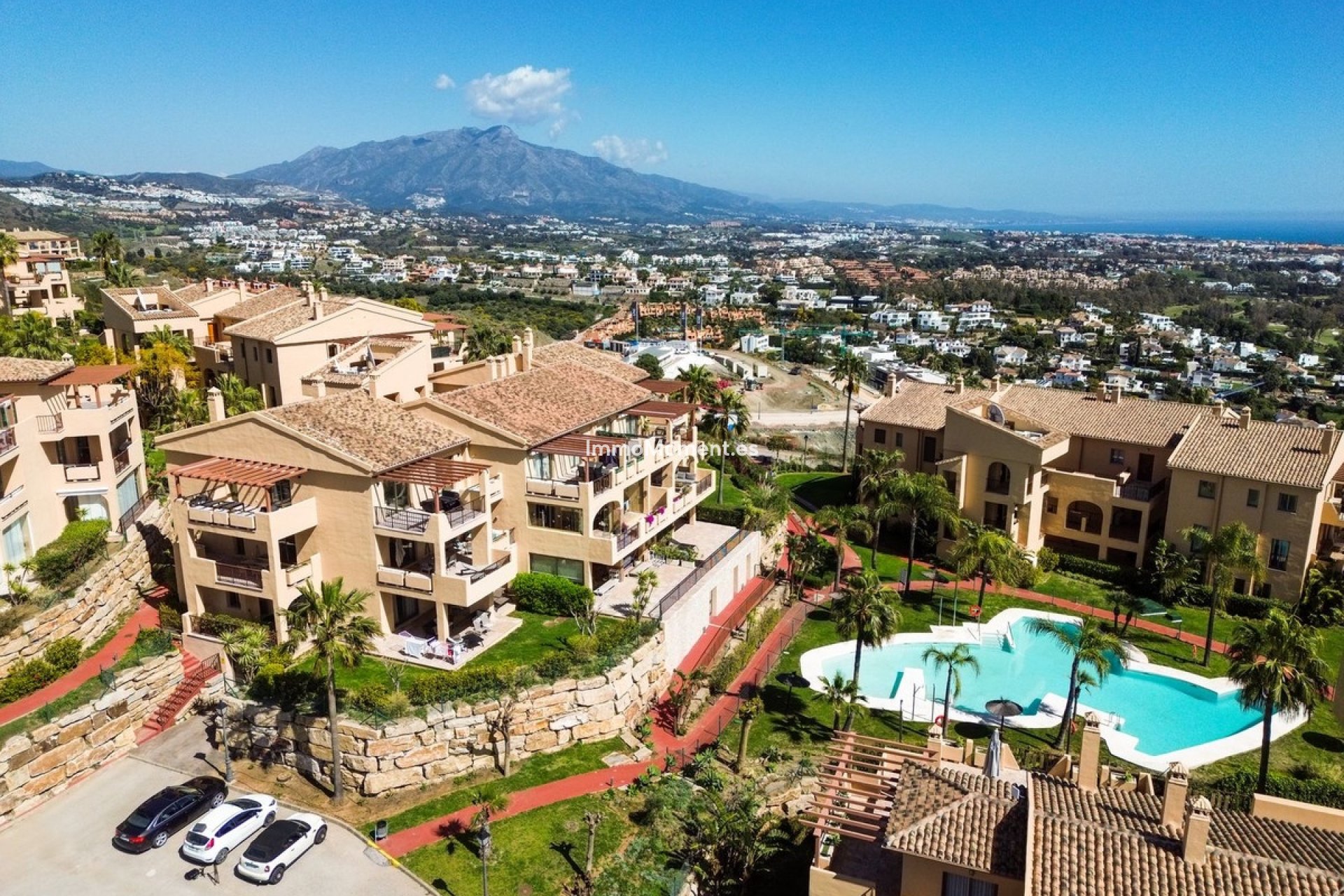 Resale - Apartment - Estepona - Atalaya