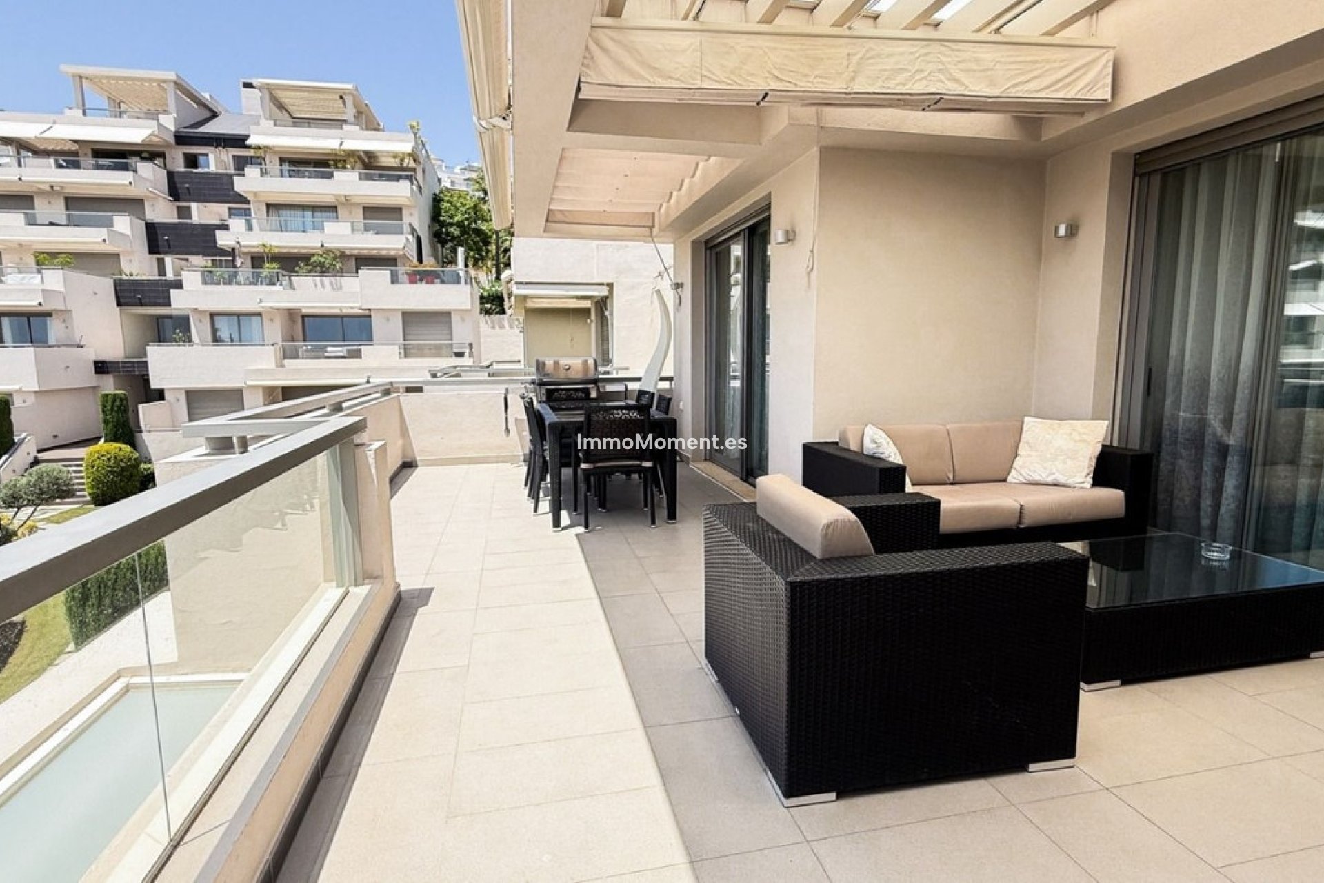 Resale - Apartment - Estepona - Atalaya