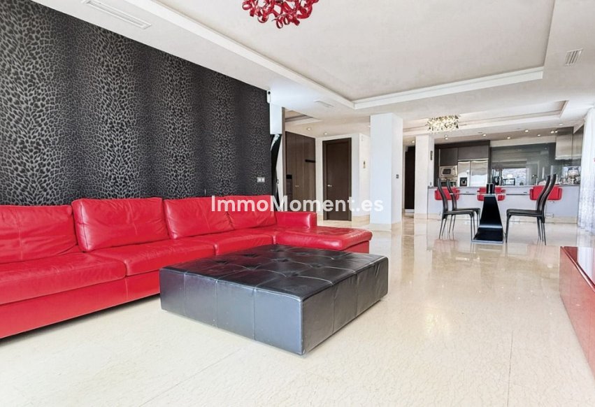 Resale - Apartment - Estepona - Atalaya