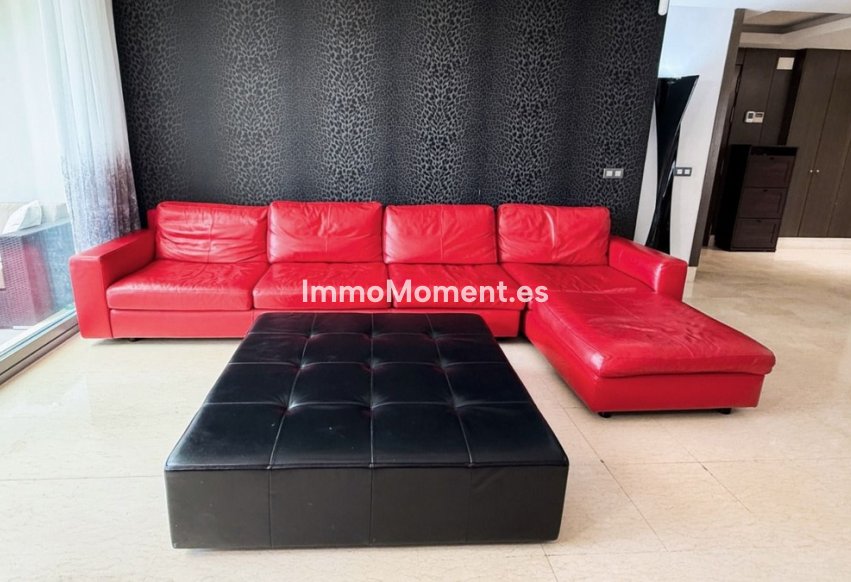 Resale - Apartment - Estepona - Atalaya