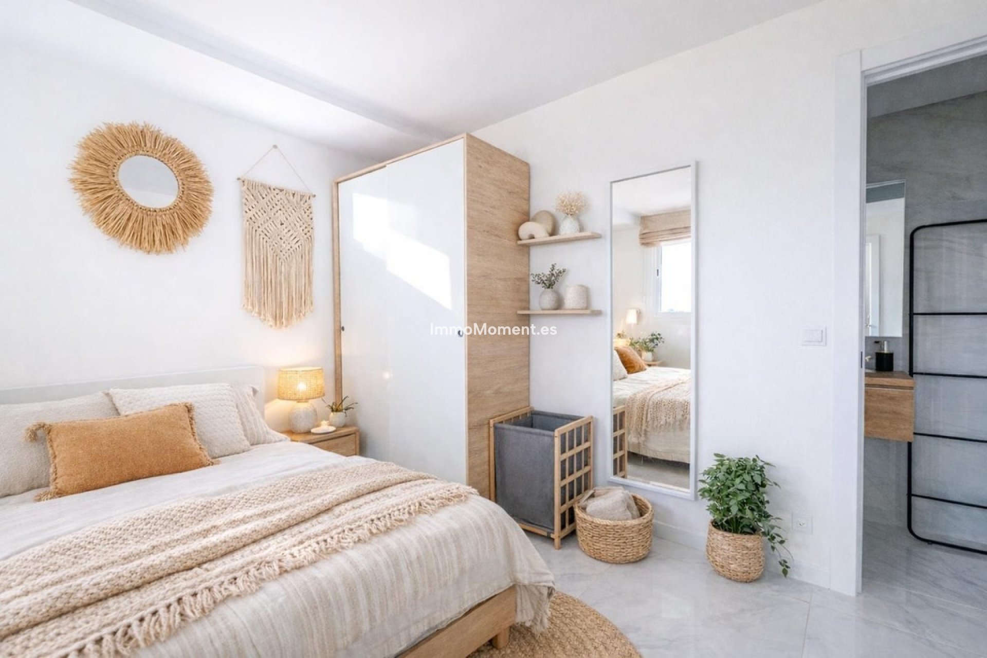 Resale - Apartment - Estepona - Atalaya