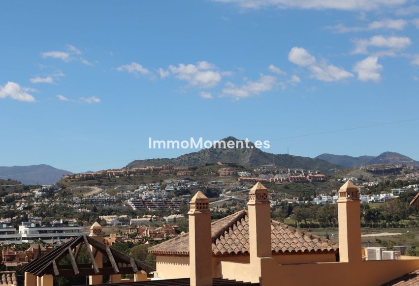 Resale - Apartment - Estepona - Atalaya