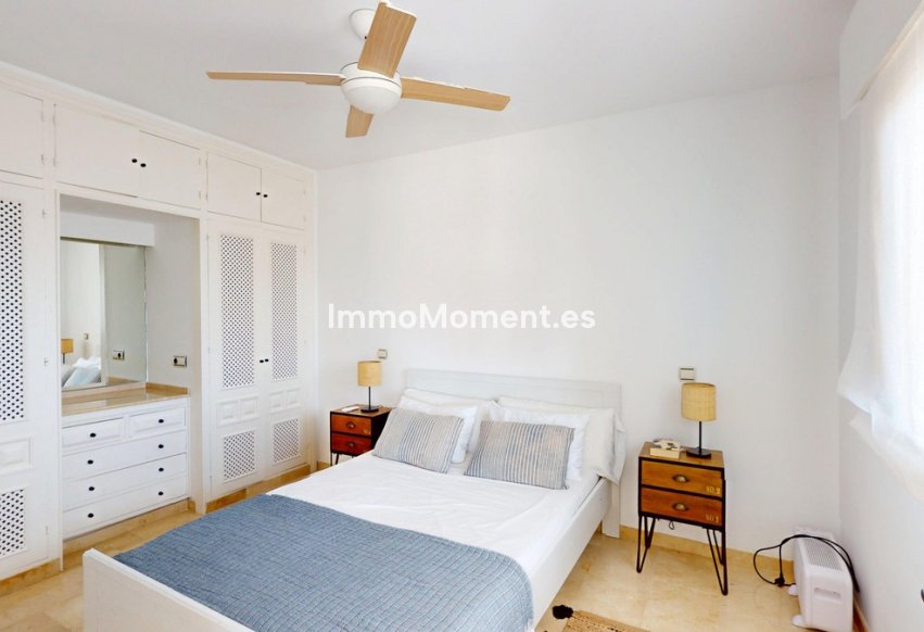 Resale - Apartment - Estepona - Atalaya