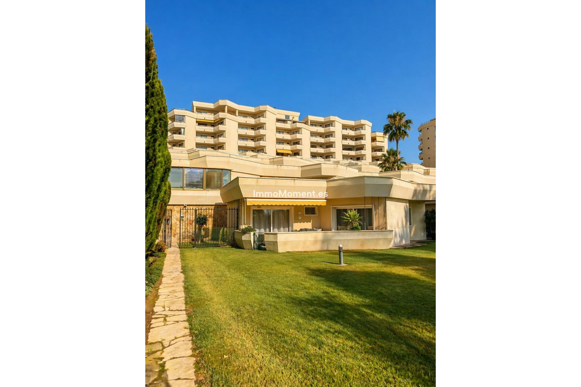 Resale - Apartment - Estepona - Atalaya