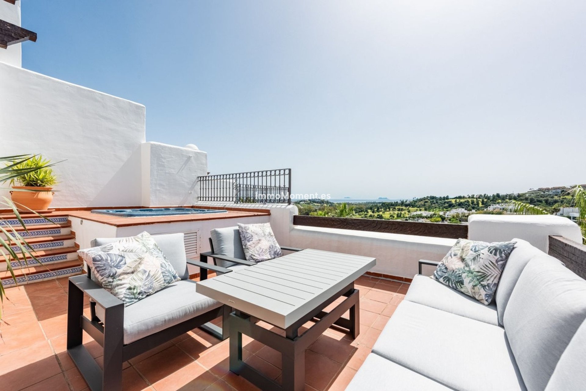 Resale - Apartment - Estepona - Atalaya