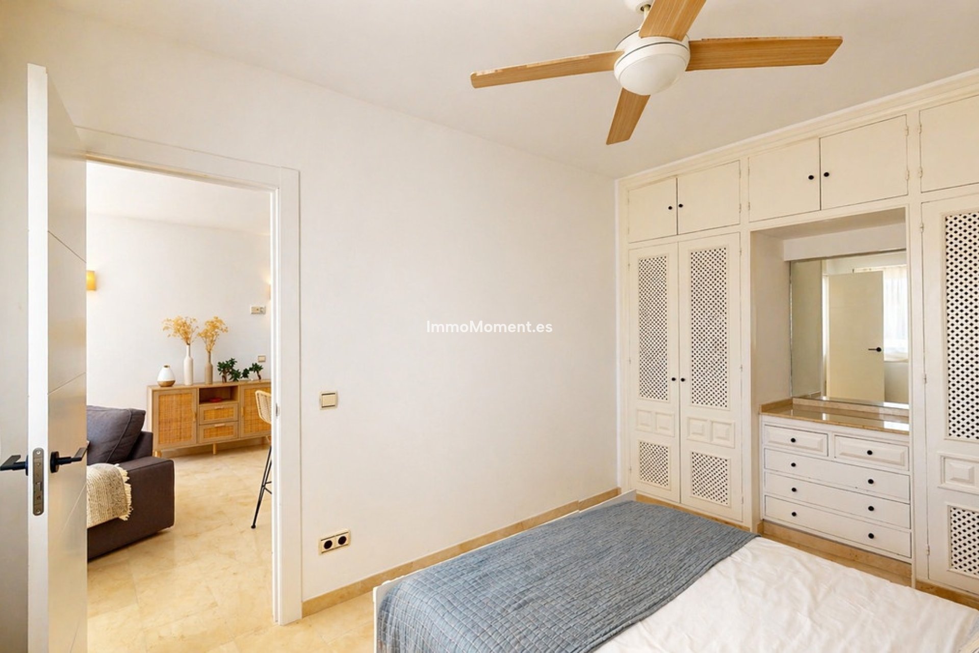 Resale - Apartment - Estepona - Atalaya