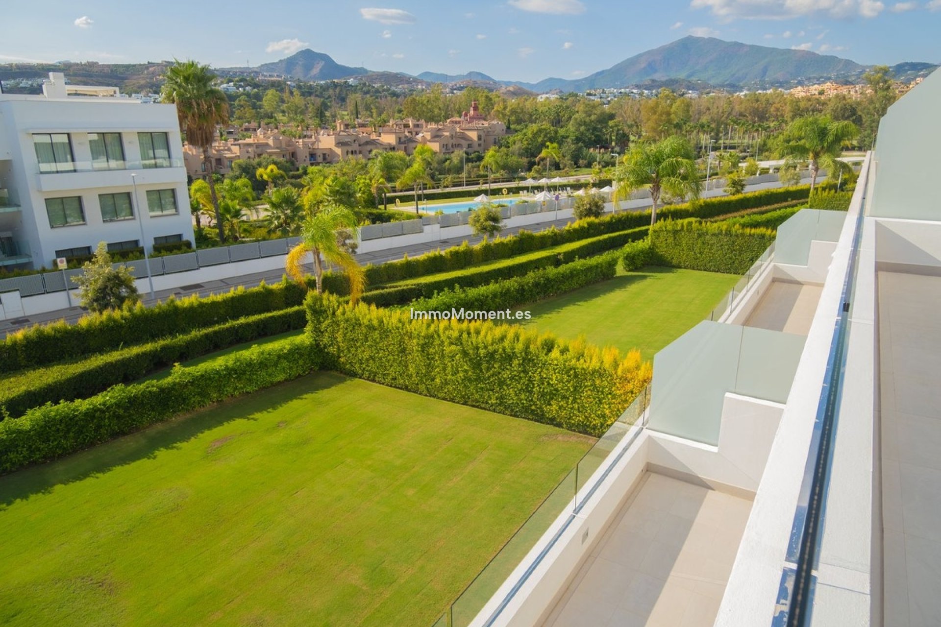 Resale - Apartment - Estepona - Atalaya