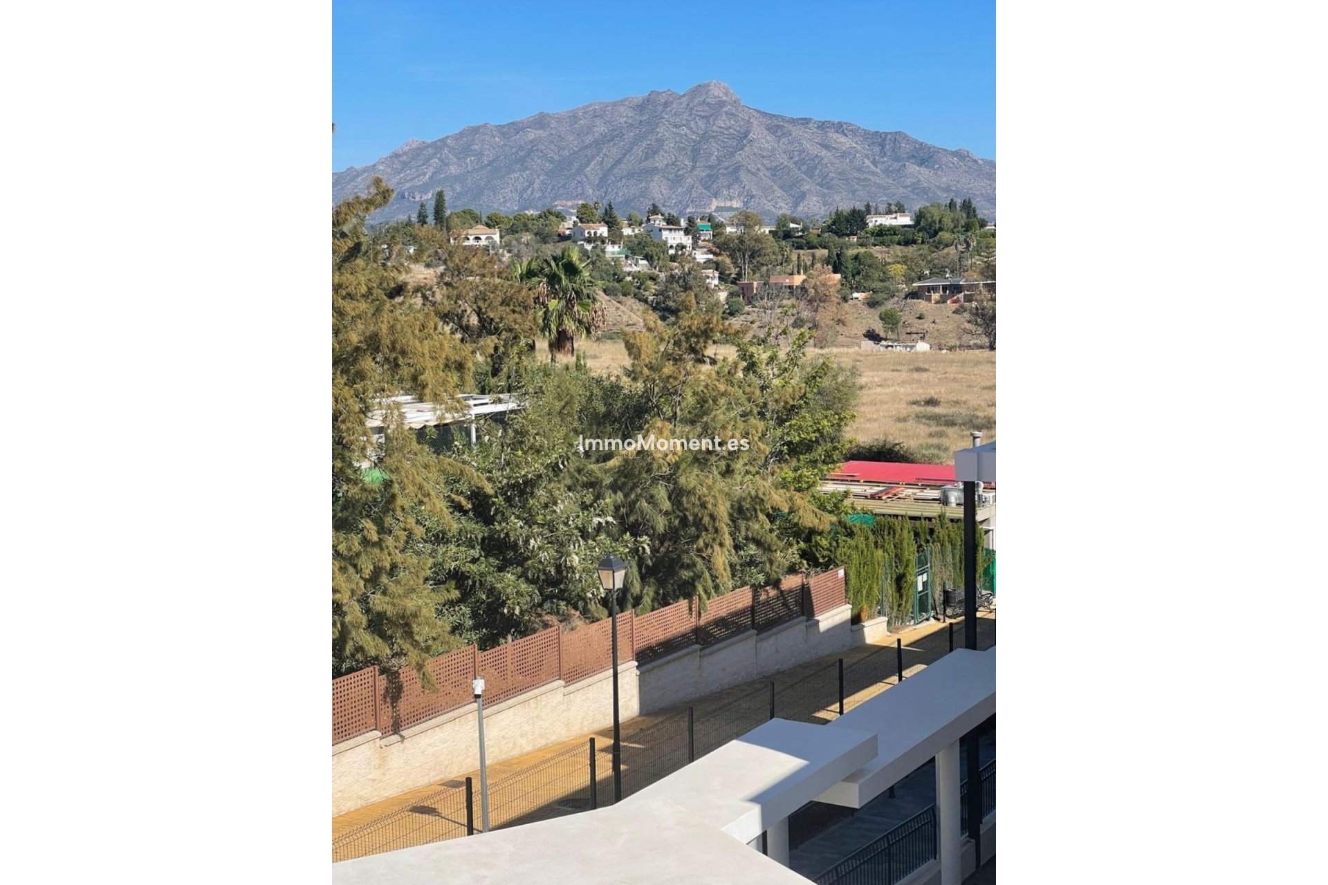 Resale - Apartment - Estepona - Atalaya