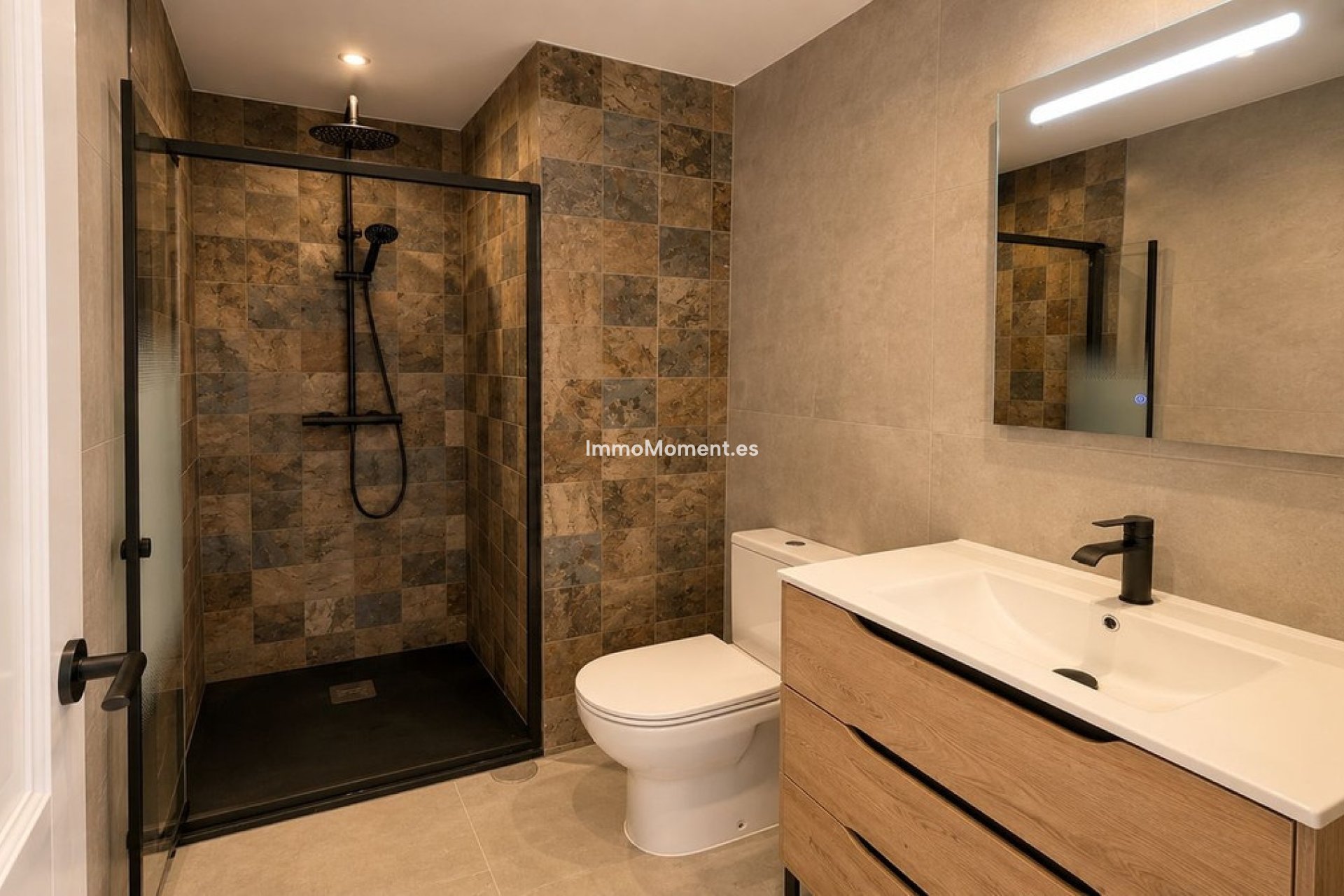 Resale - Apartment - Estepona - Atalaya