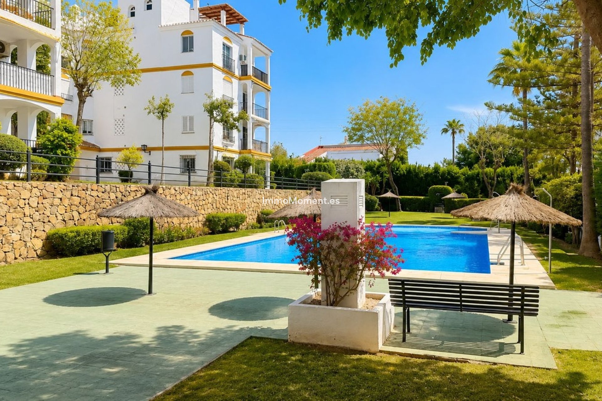 Resale - Apartment - Estepona - Atalaya