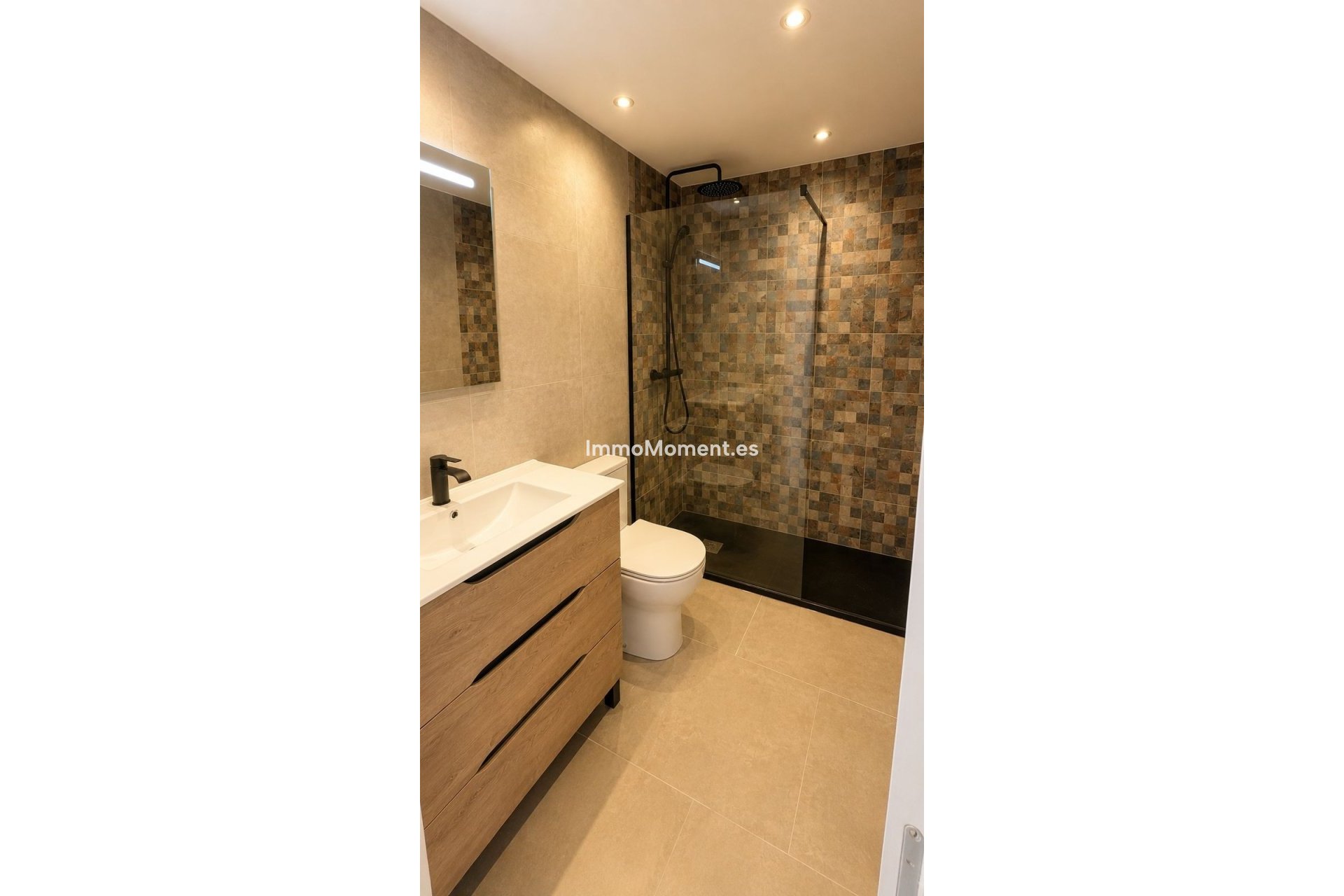 Resale - Apartment - Estepona - Atalaya