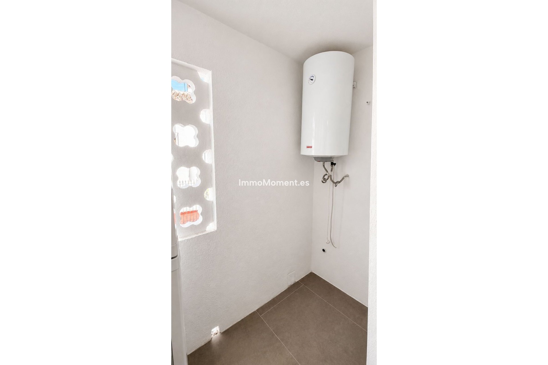 Resale - Apartment - Estepona - Atalaya