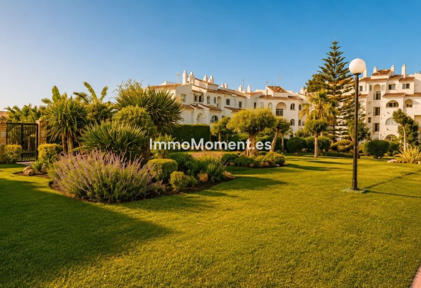 Resale - Apartment - Estepona - Atalaya