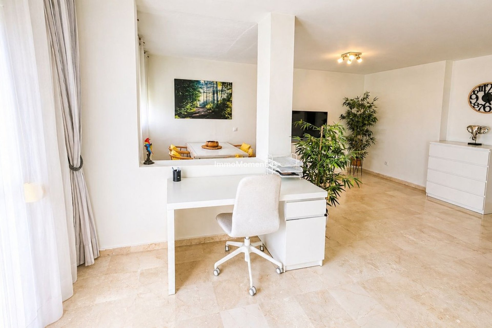 Resale - Apartment - Estepona - Atalaya