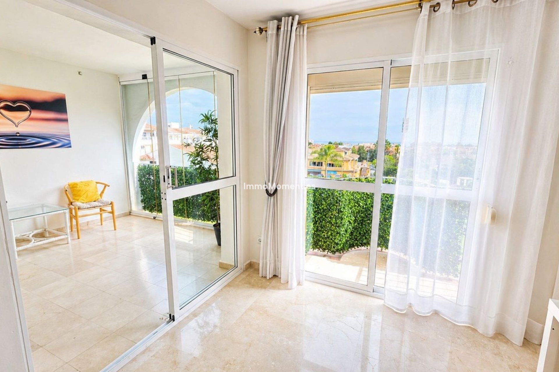 Resale - Apartment - Estepona - Atalaya