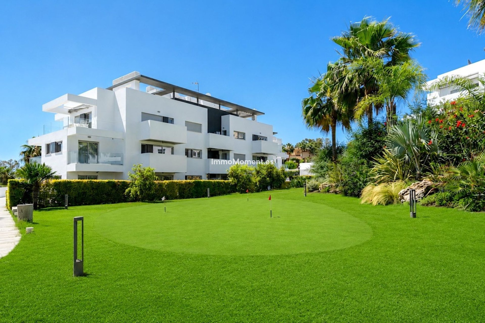 Resale - Apartment - Estepona - Atalaya
